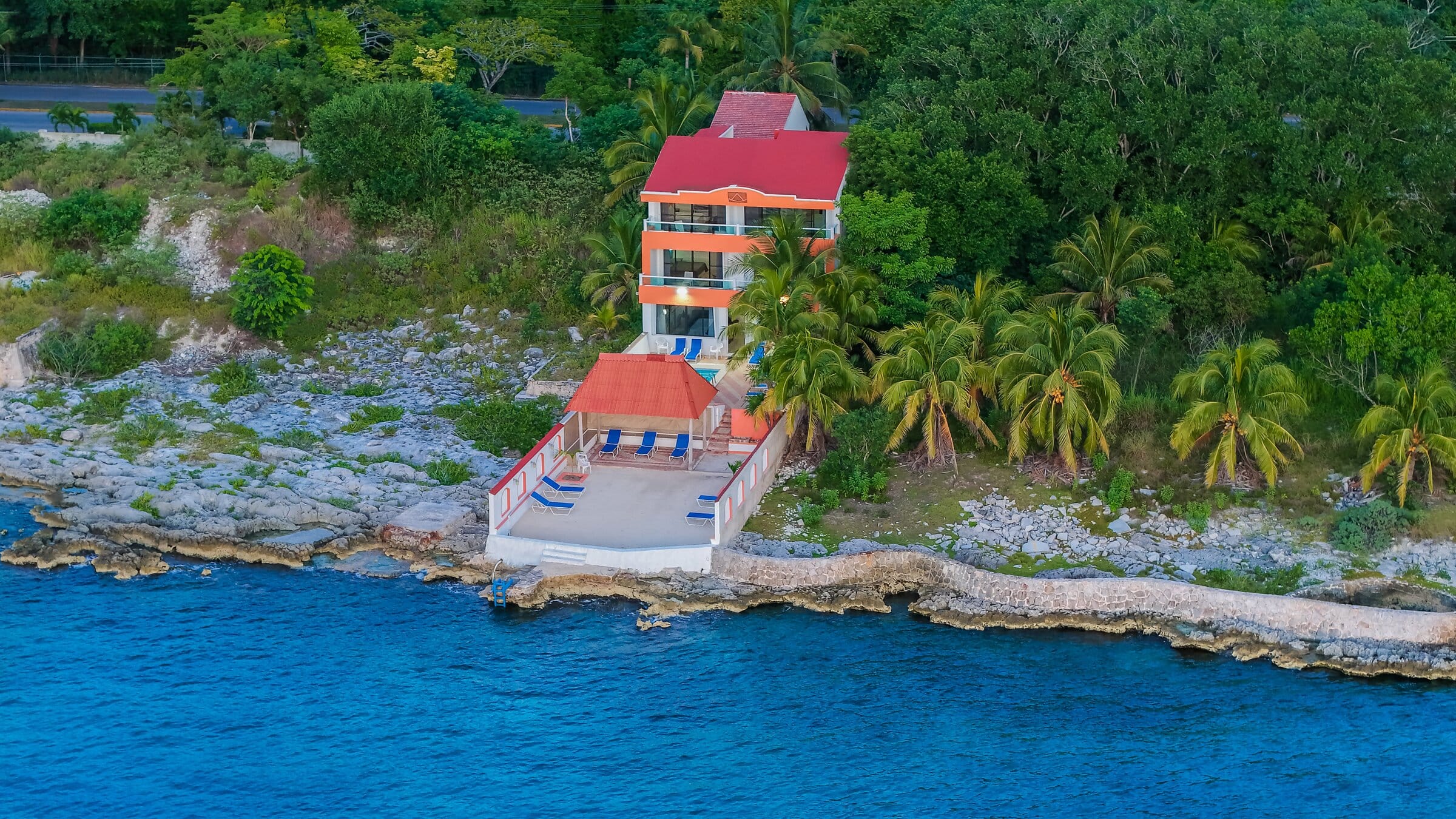Villa Princesa from above, the point and the ironshore